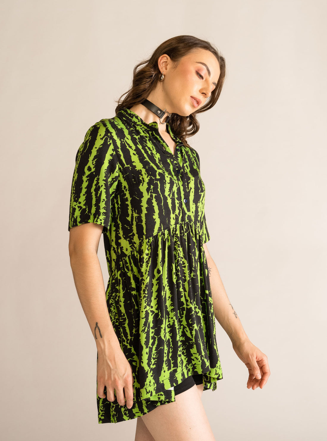 The Original Monster Dress, Negro