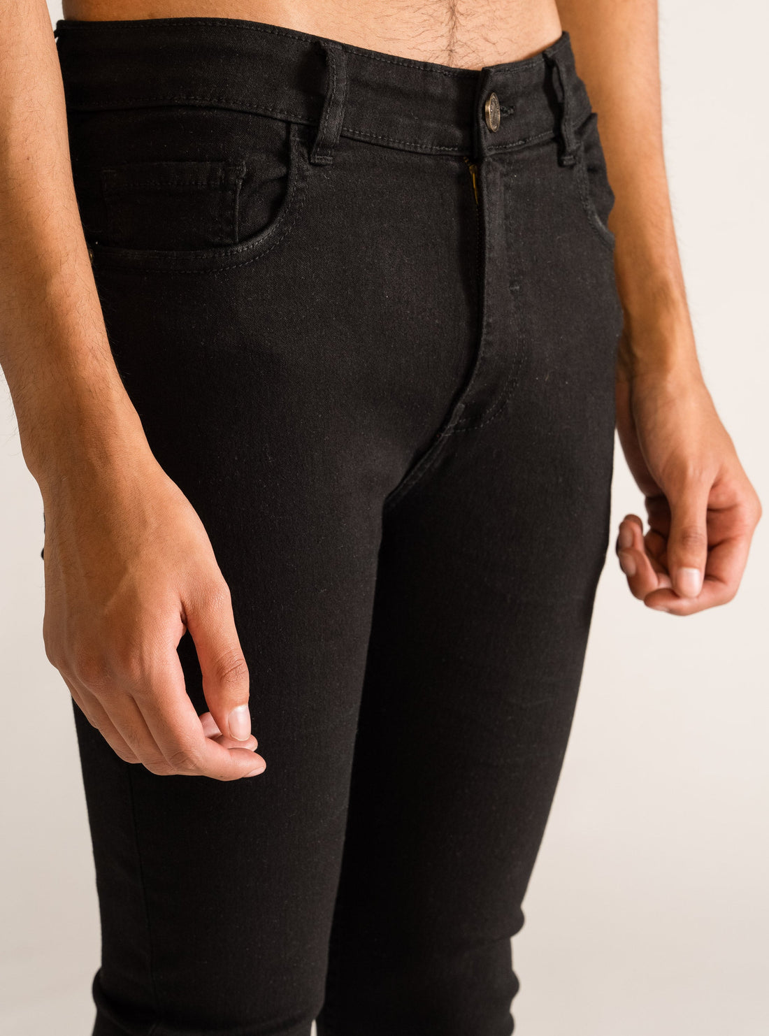 Roads Untraveled Skinny Jeans. Negro