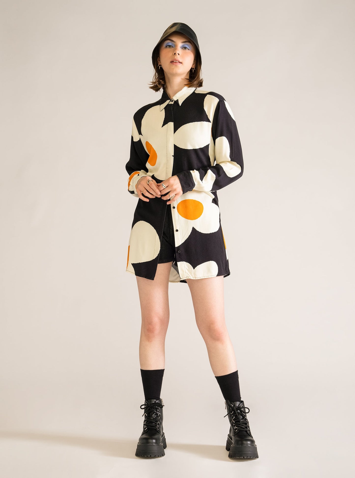 Back Cleavage Blouse, Negro