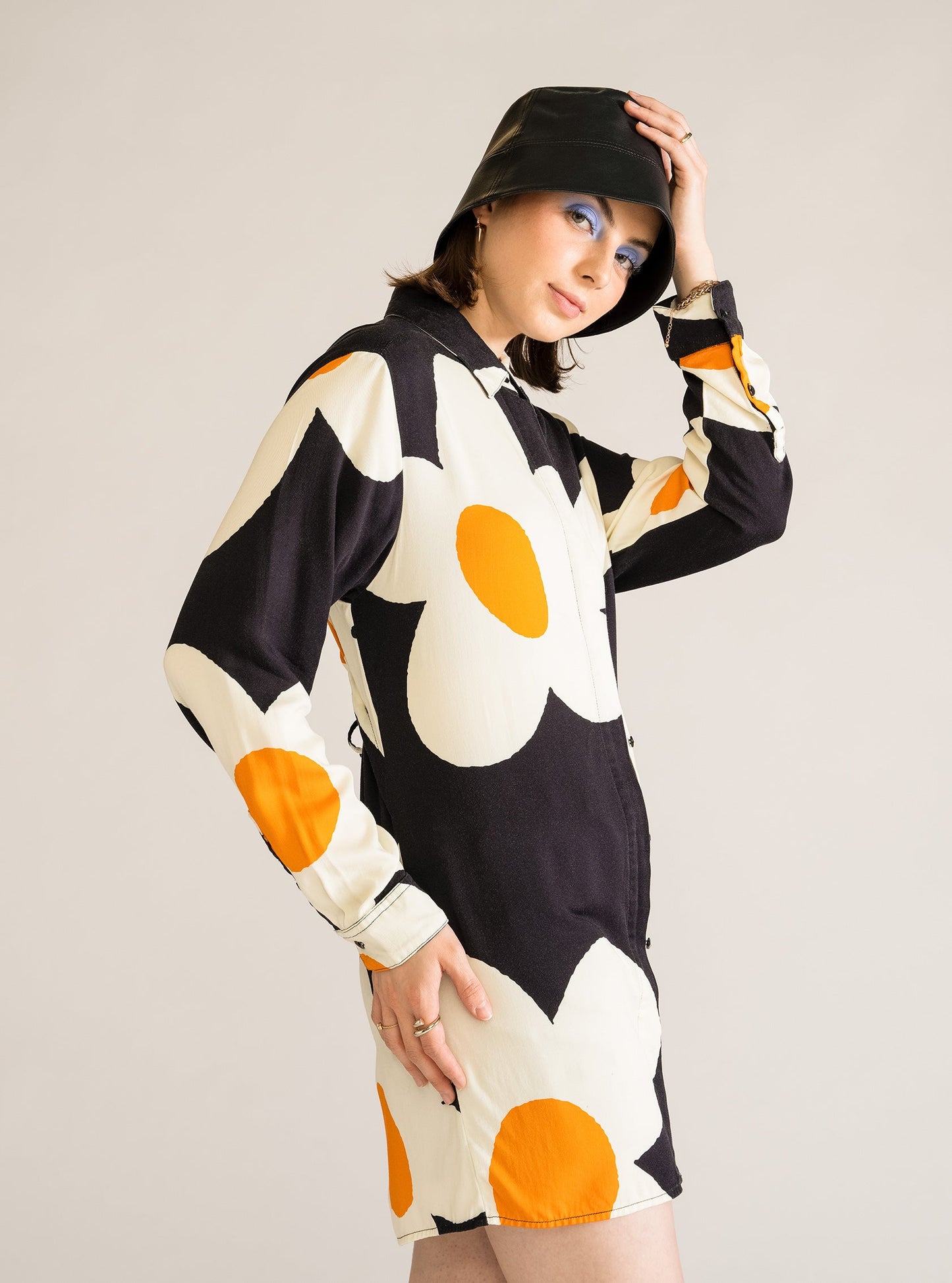 Back Cleavage Blouse, Negro