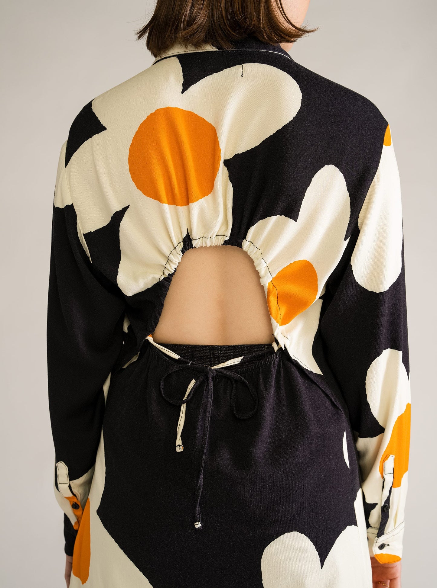 Back Cleavage Blouse, Negro