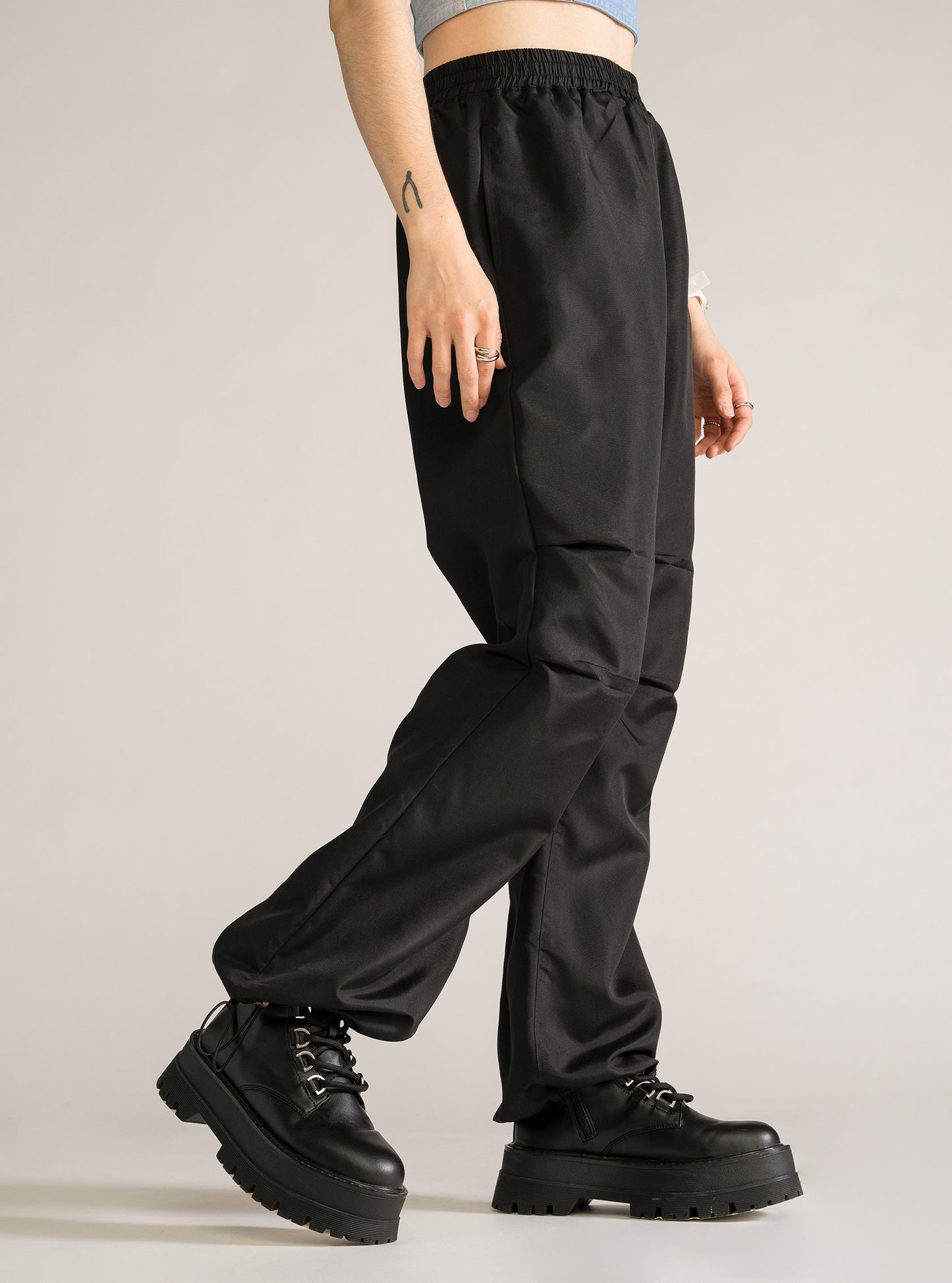 Parachute Babe Pants, Negro
