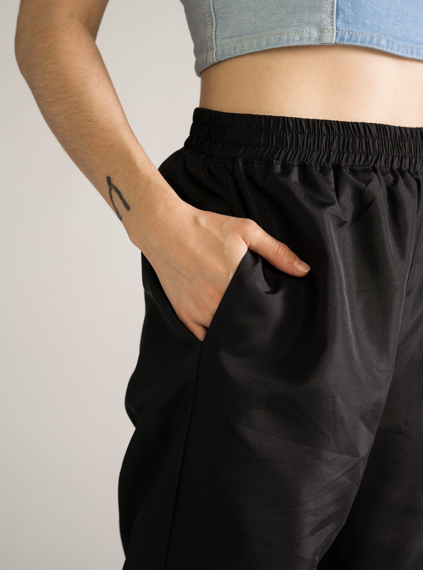 Parachute Babe Pants, Negro