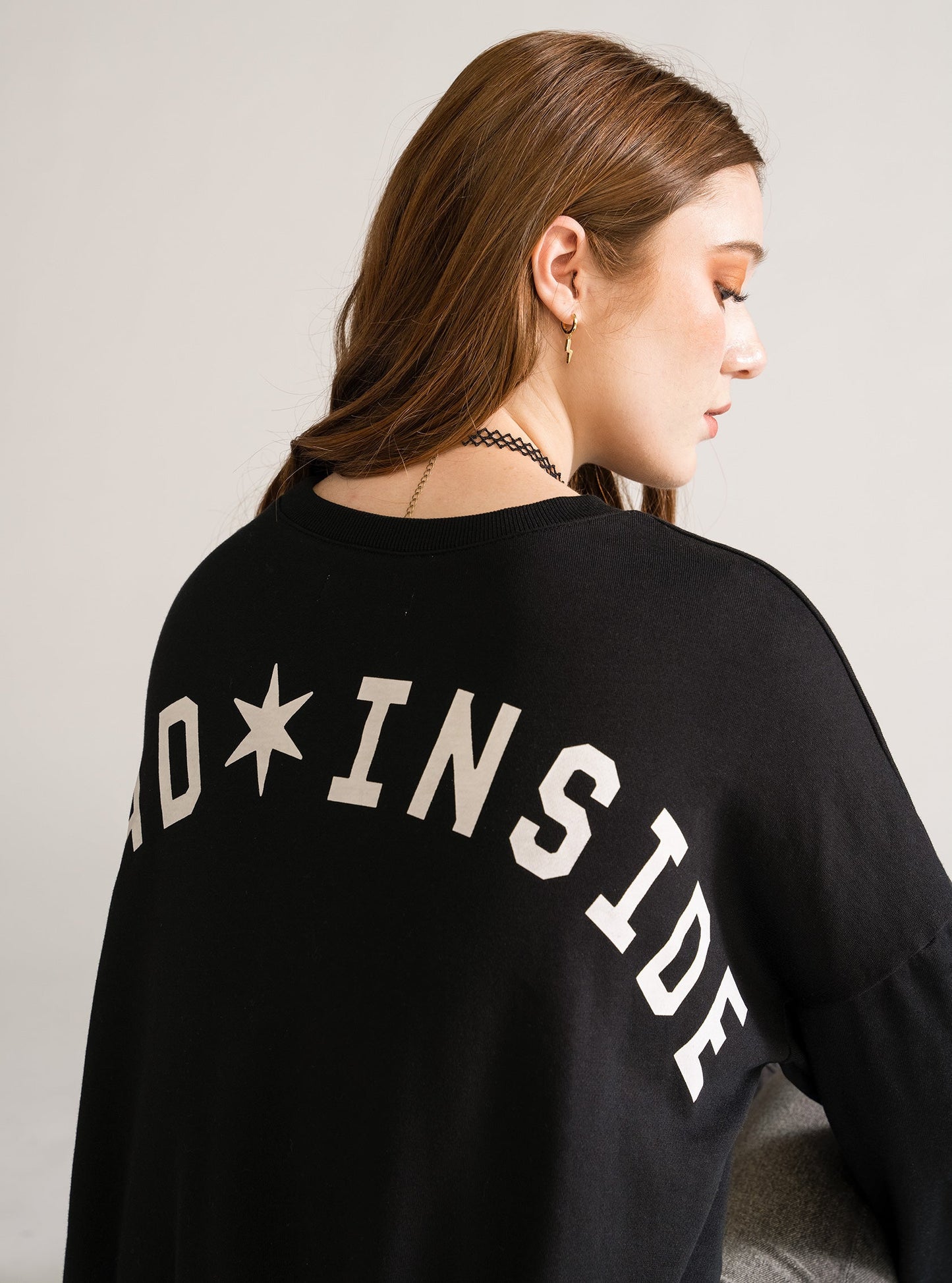 Xtra Is Not Enough Crewneck, Negro