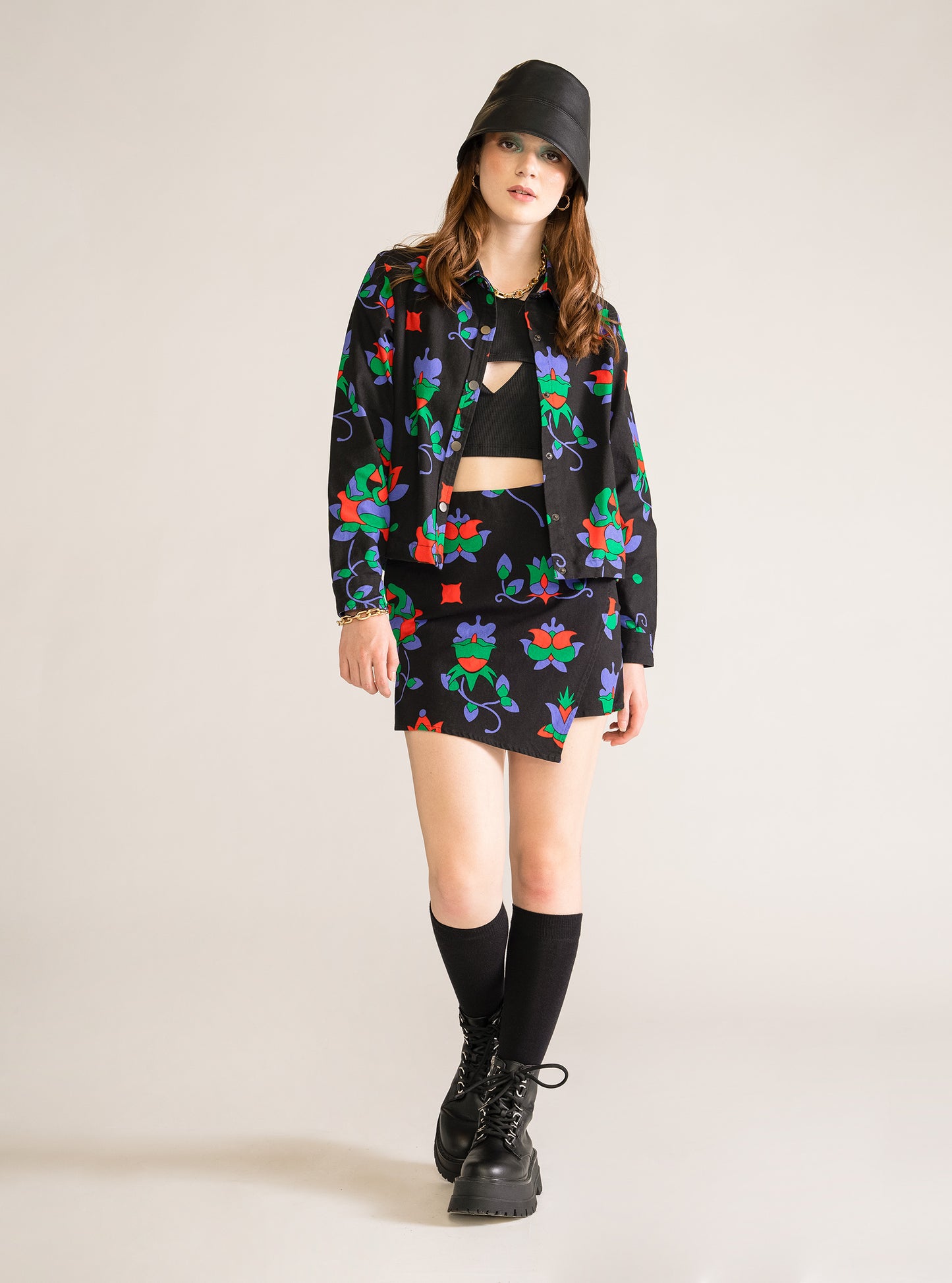 Dark Flower Crossed Skirt, Negro