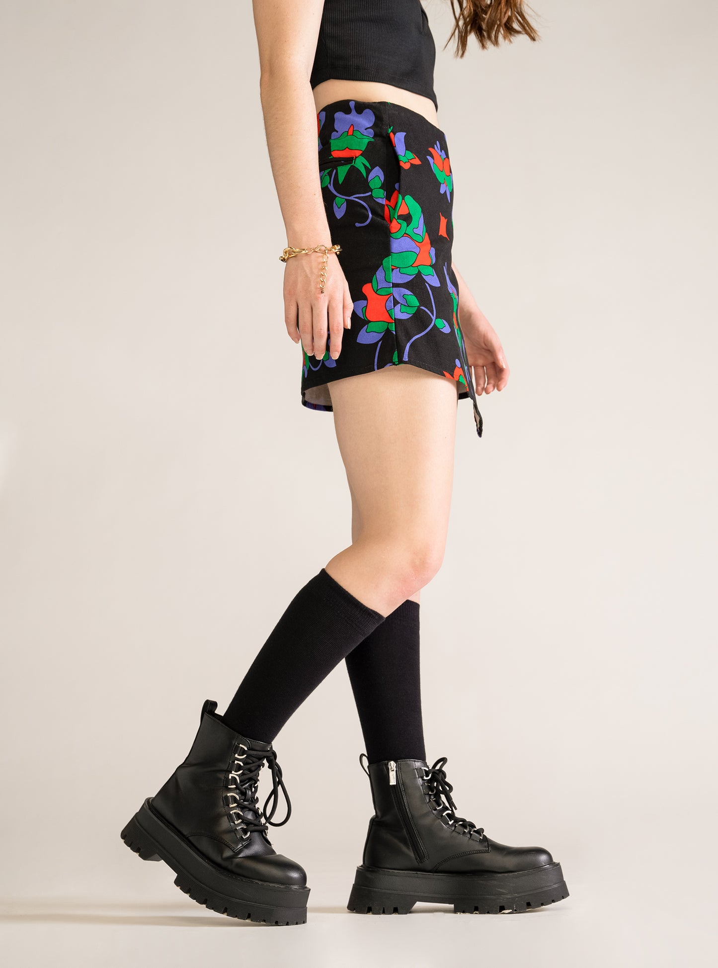 Dark Flower Crossed Skirt, Negro