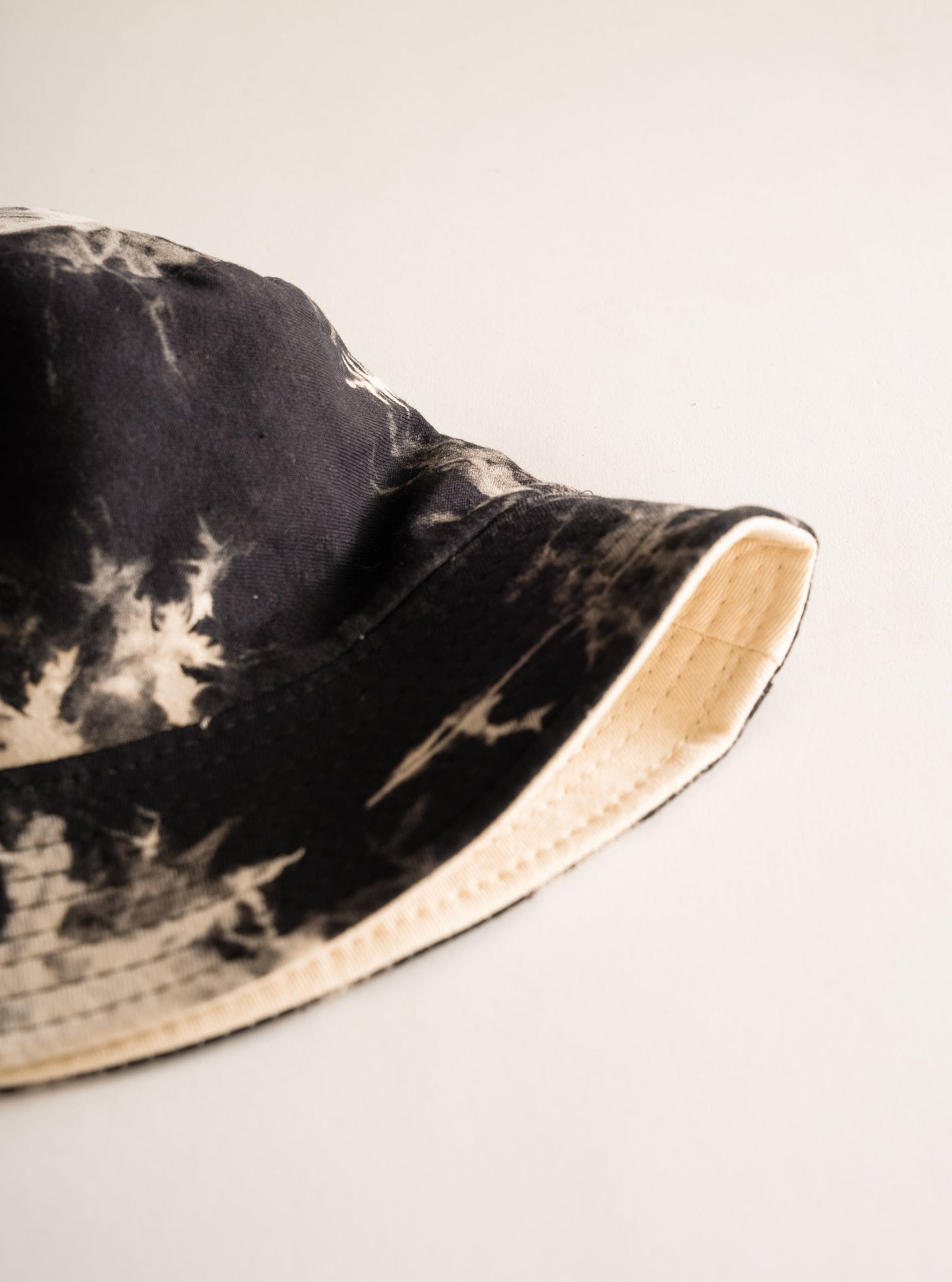 Stylish Reversible Tie Dye Bucket Hat, Crema