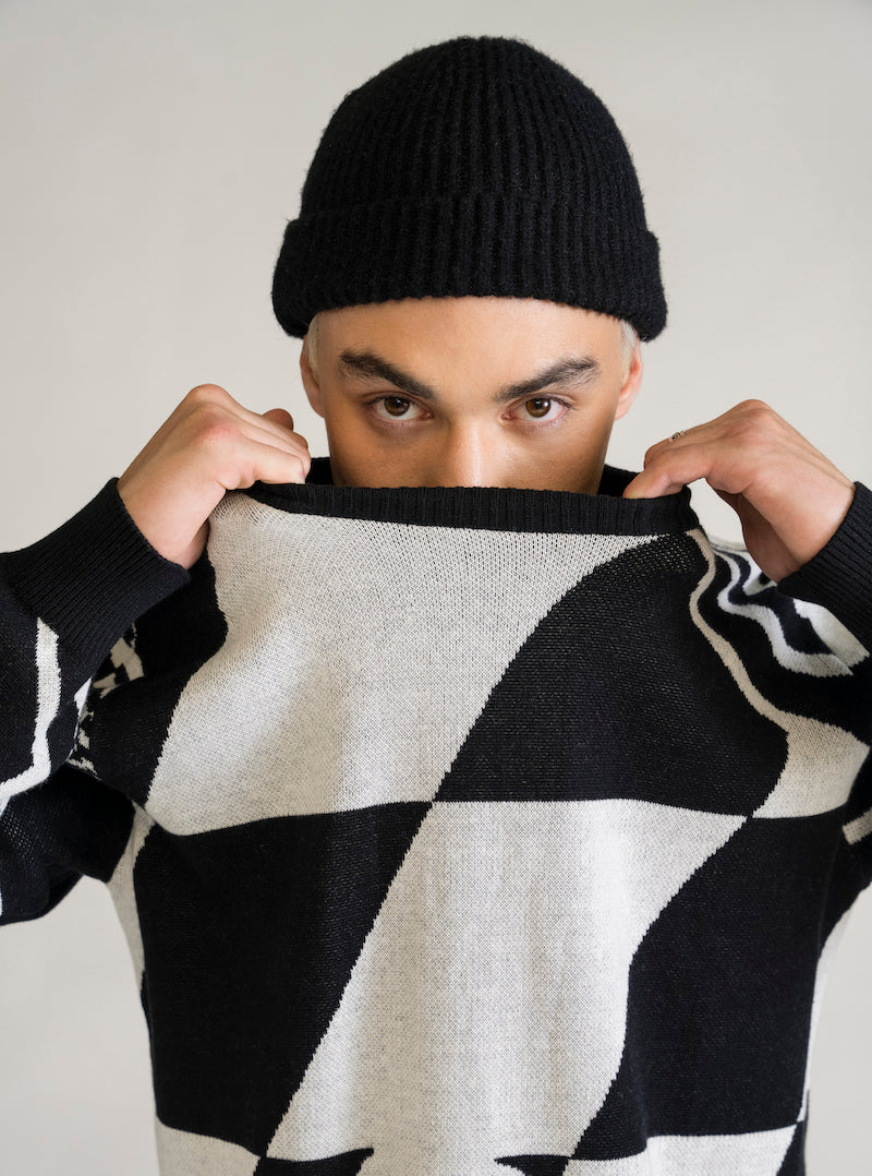 Warped Chess Sweater, Negro