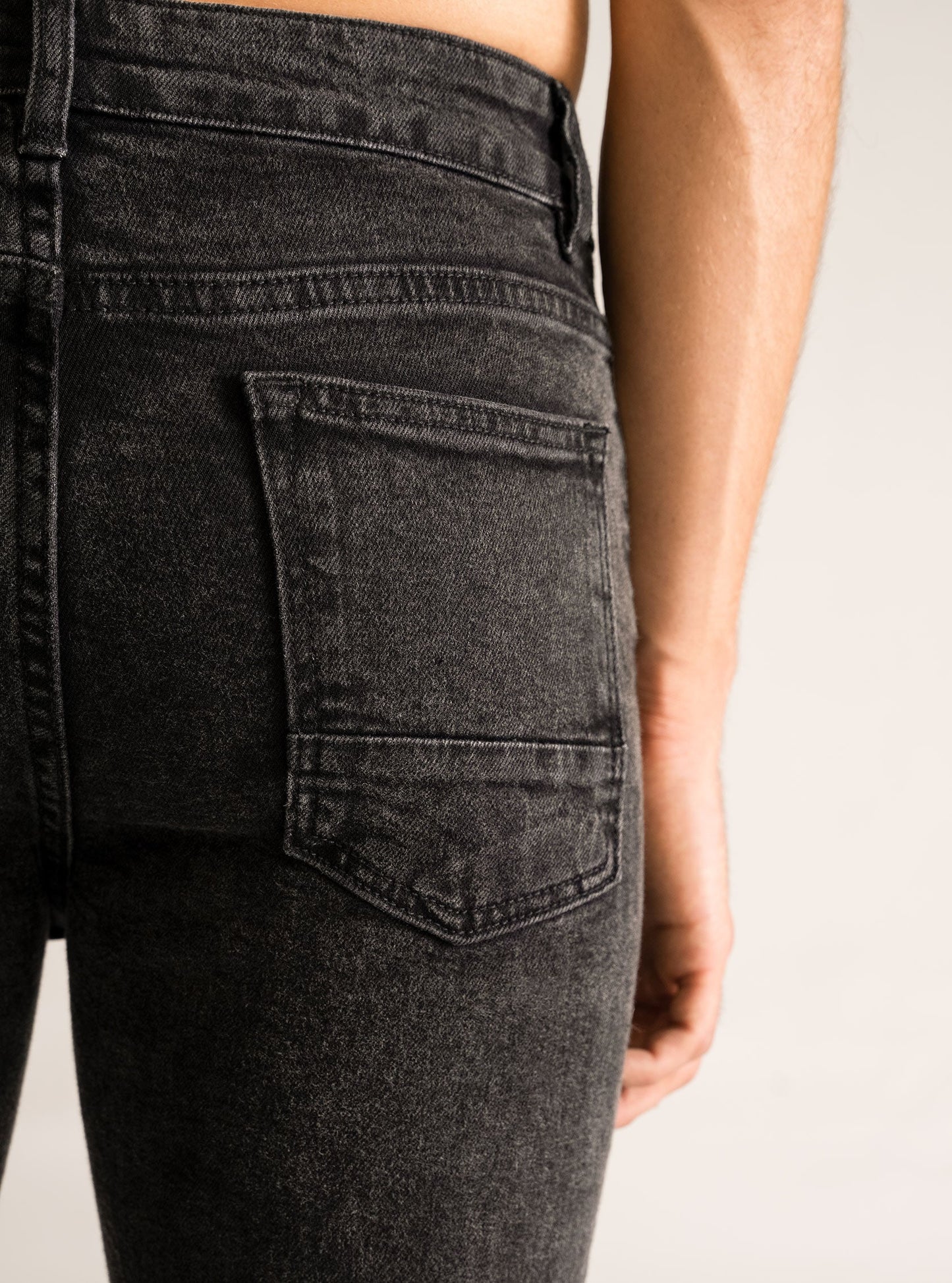 Dark Thoughts Skinny Jeans, Gris Obscuro