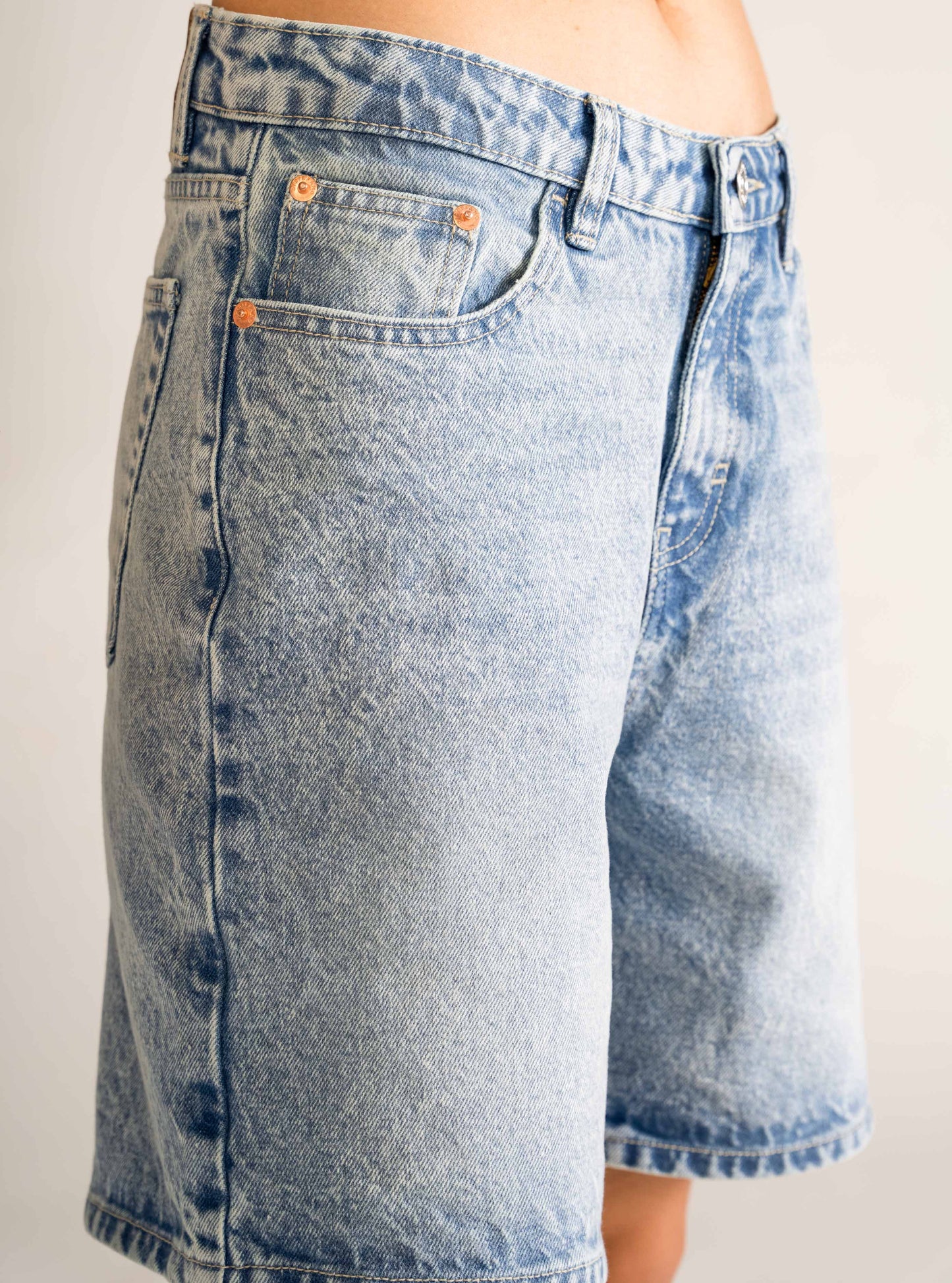 Nu Baggy Shorts, Celeste
