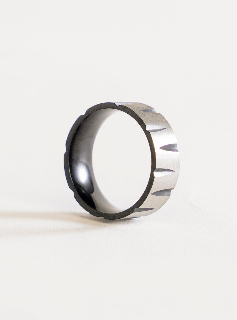 Dagger holes Ring, Plateado