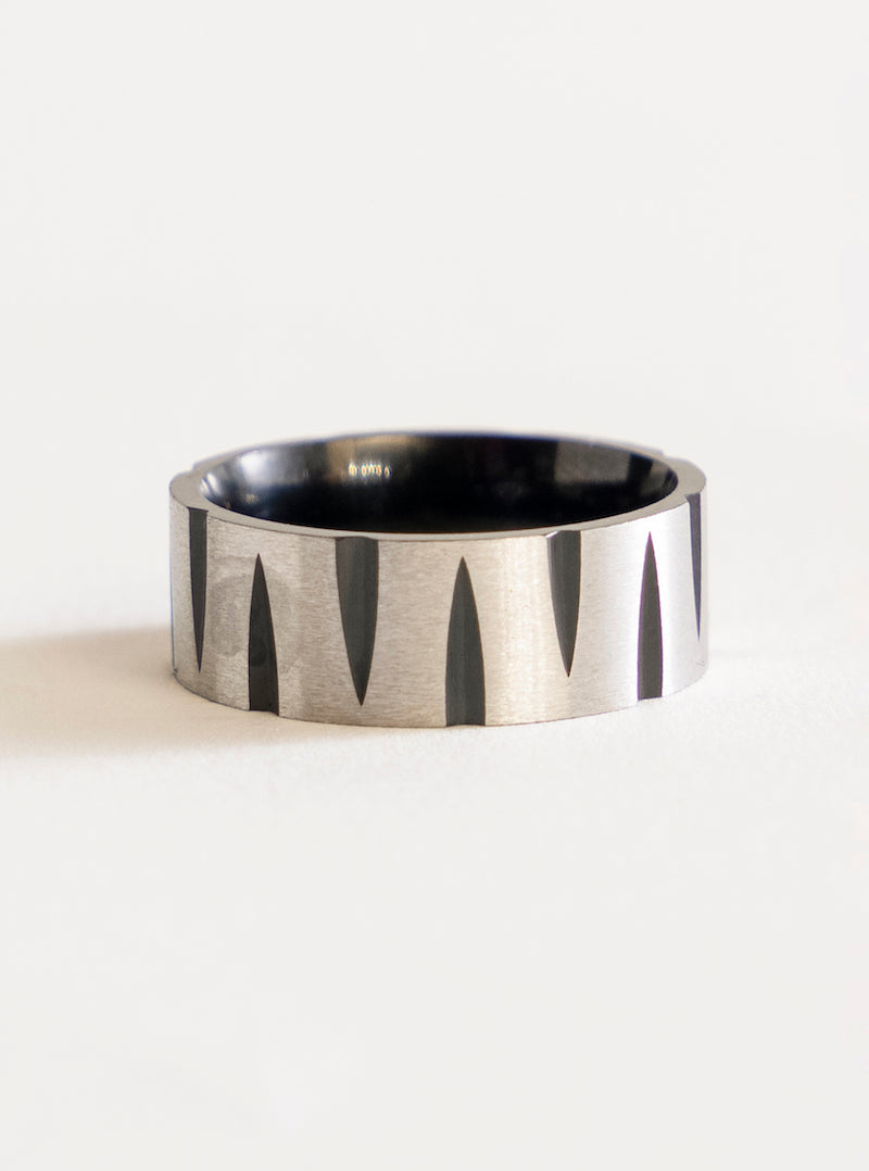 Dagger holes Ring, Plateado