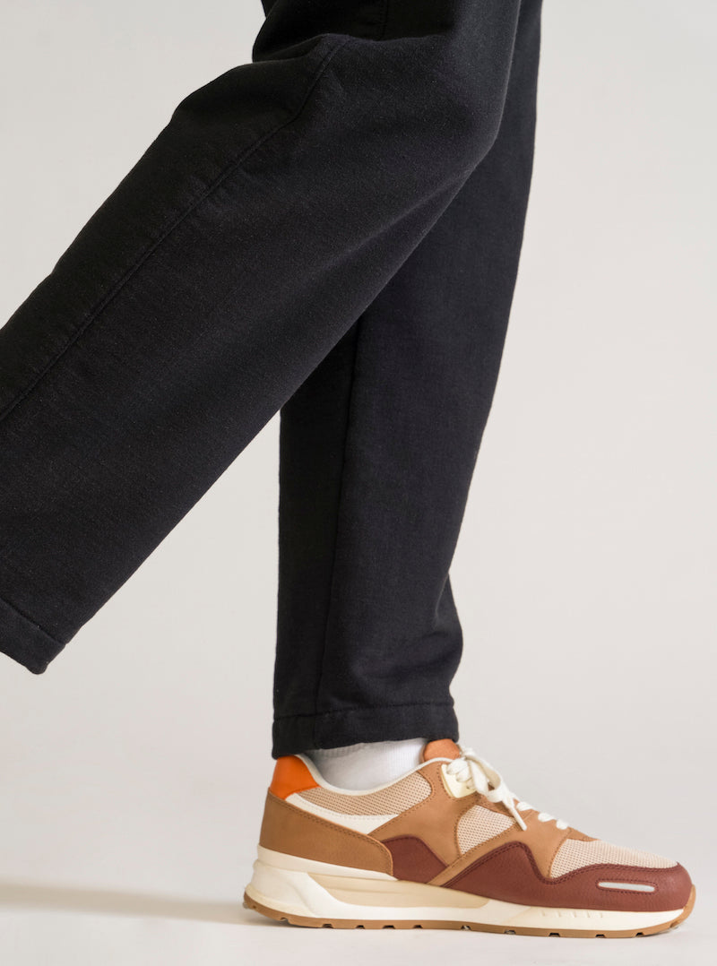 Nowhere To Hide Pants, Negro