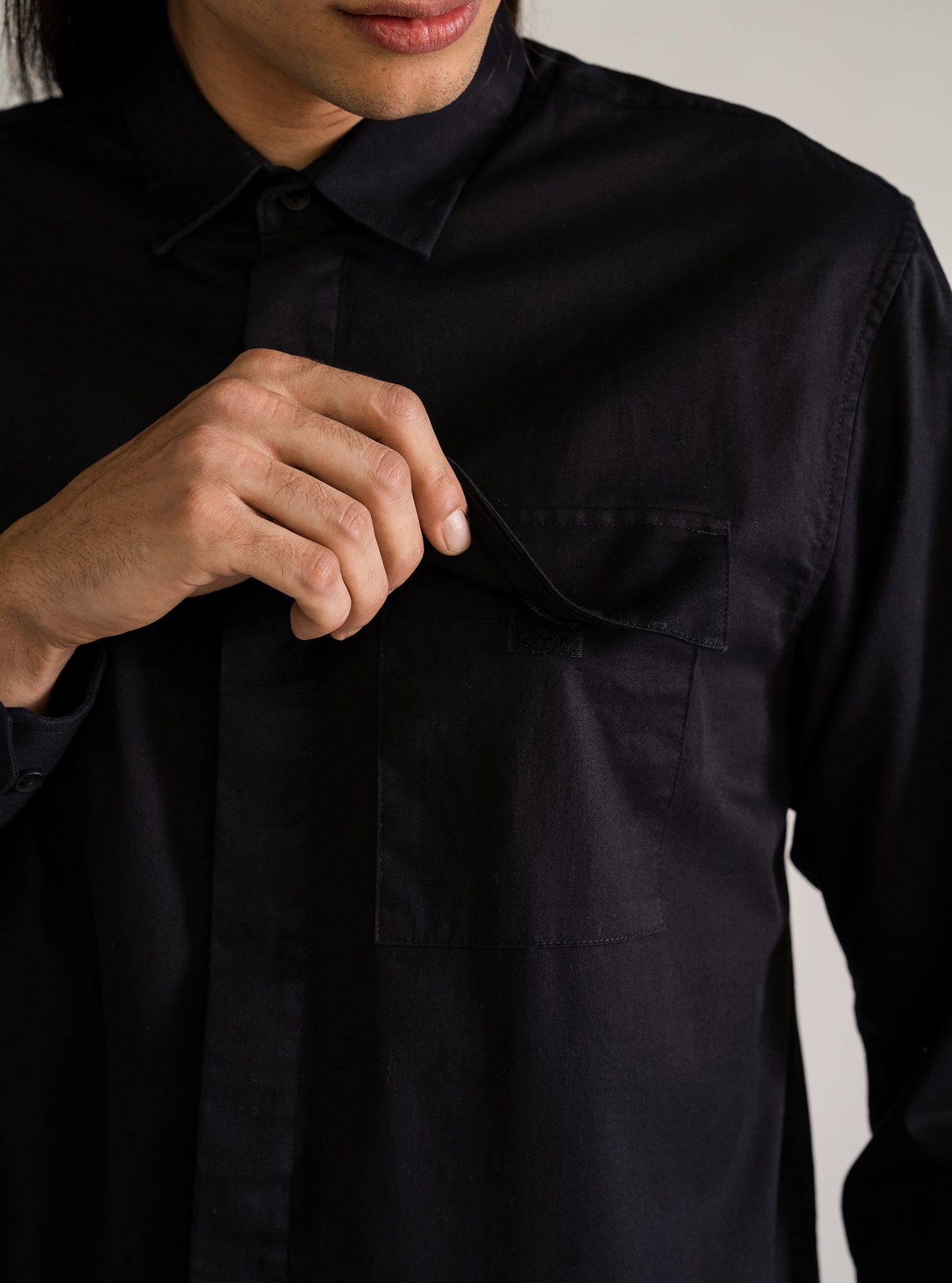 Hear Me Out Shirt, Negro