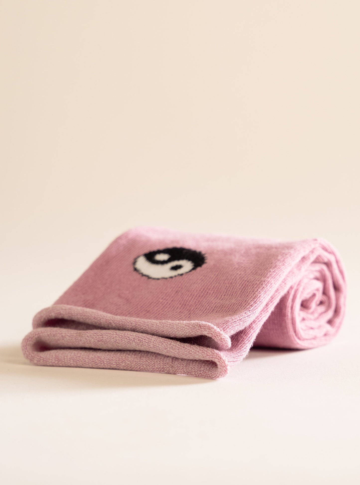 Ying Yang Socks, Lila
