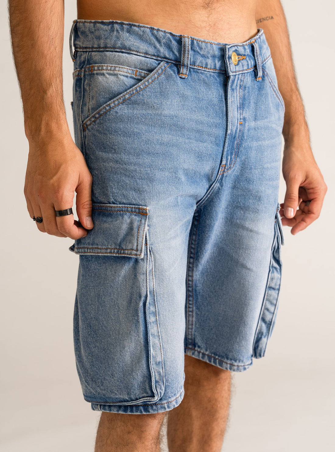 Outwork Shorts, Azul Claro
