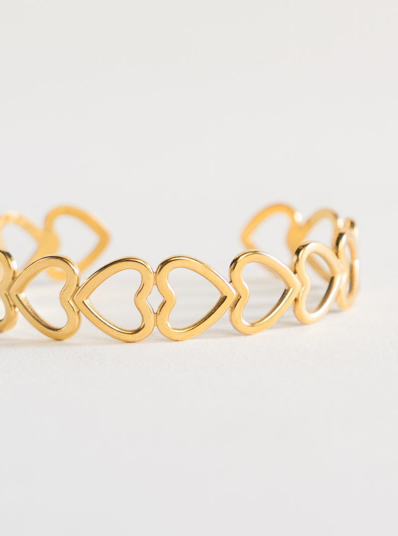 Locked By Hearts Bracelet, Dorado