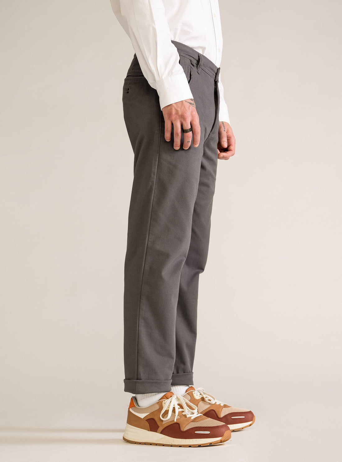 The Classic Slim Pants, Gris Obscuro