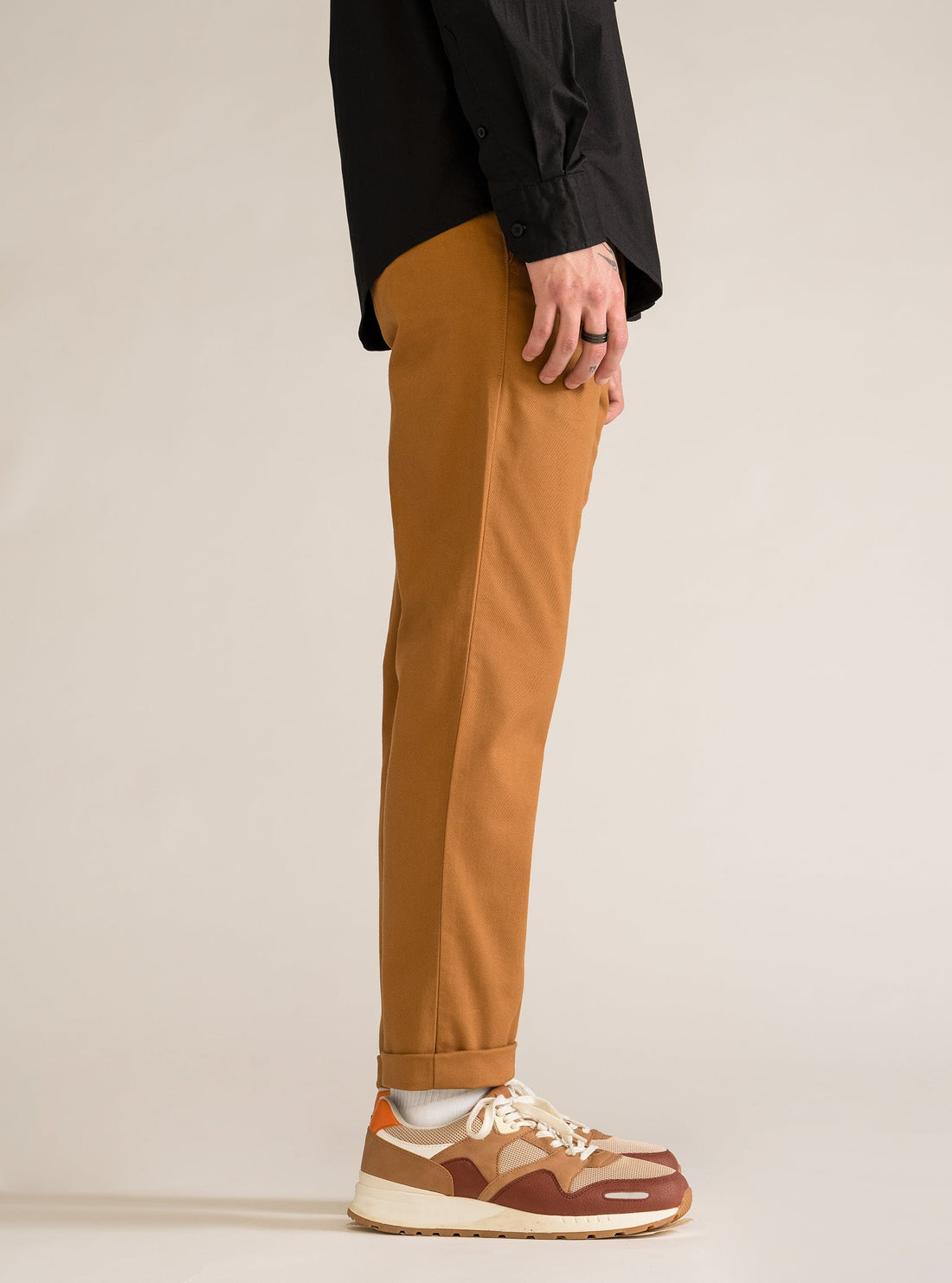 The Classic Slim Pants, Café Claro