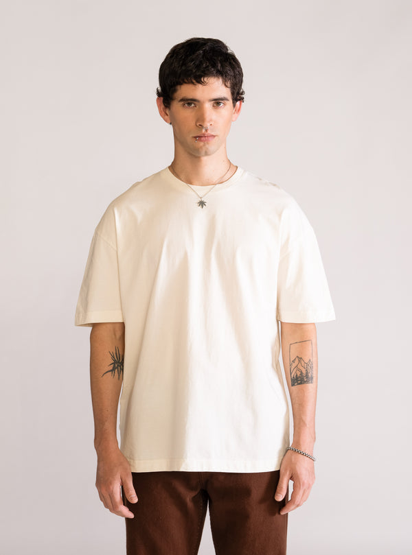 Dusty Depot Playera Drop, Crema