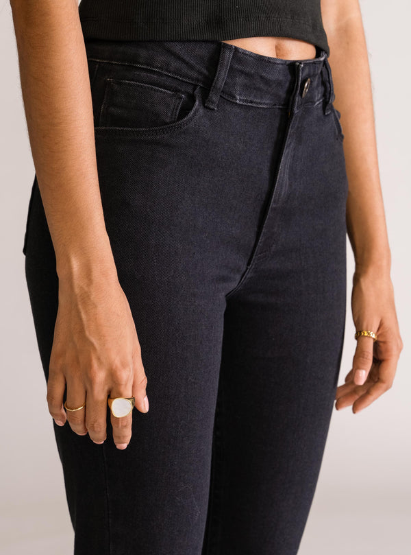 Cherie Amour Acampanado Jeans, Negro