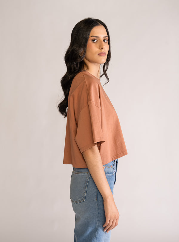 Mocca Mouse Cropped Playera, Cafe Claro