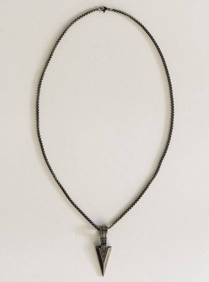 Ancient Arrow Necklace, Gris Claro