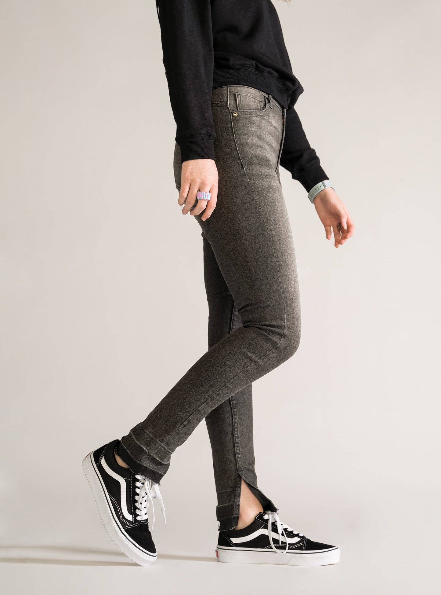 Washed Black Skinny Jeans, Gris Obscuro