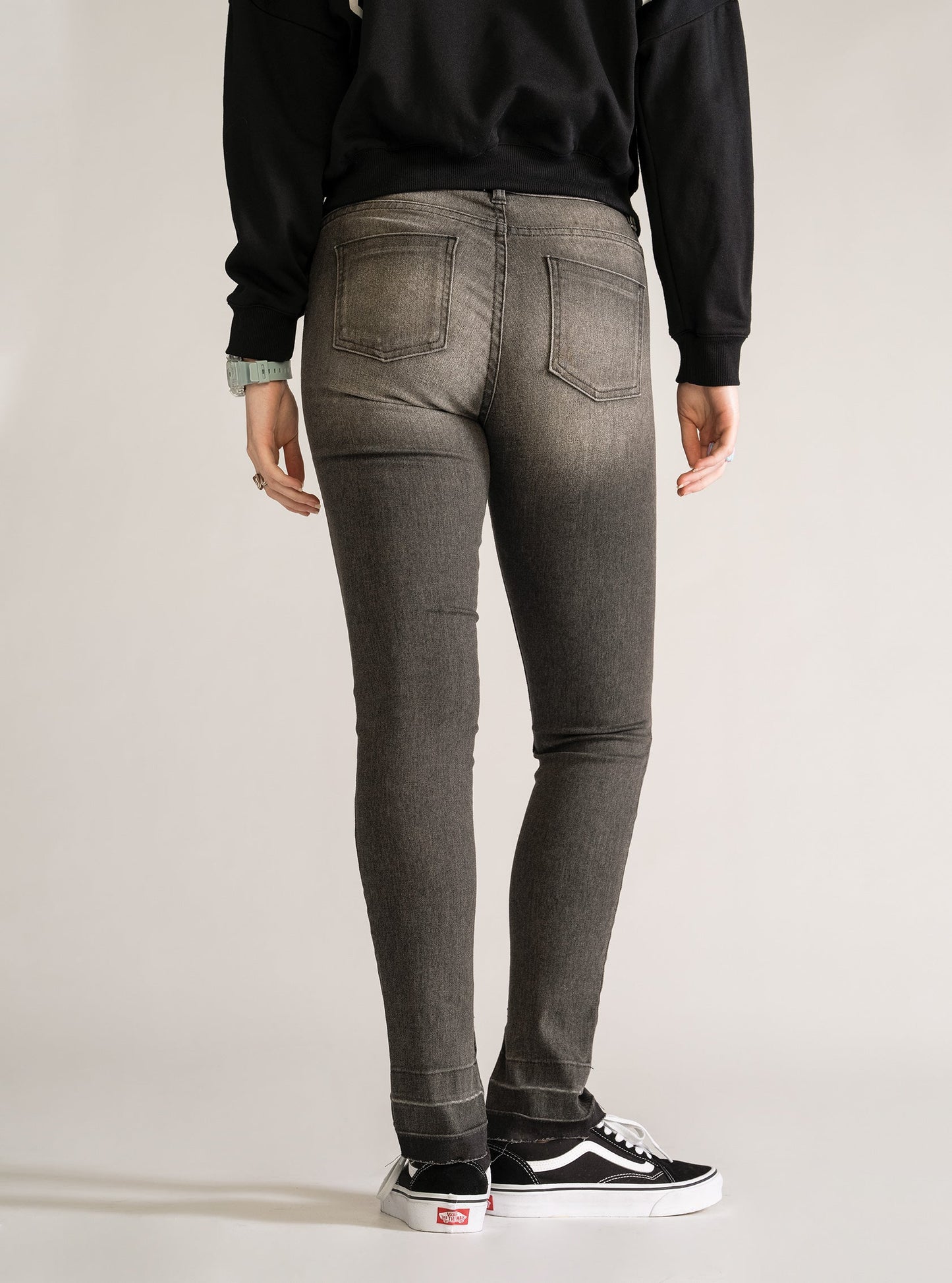 Washed Black Skinny Jeans, Gris Obscuro