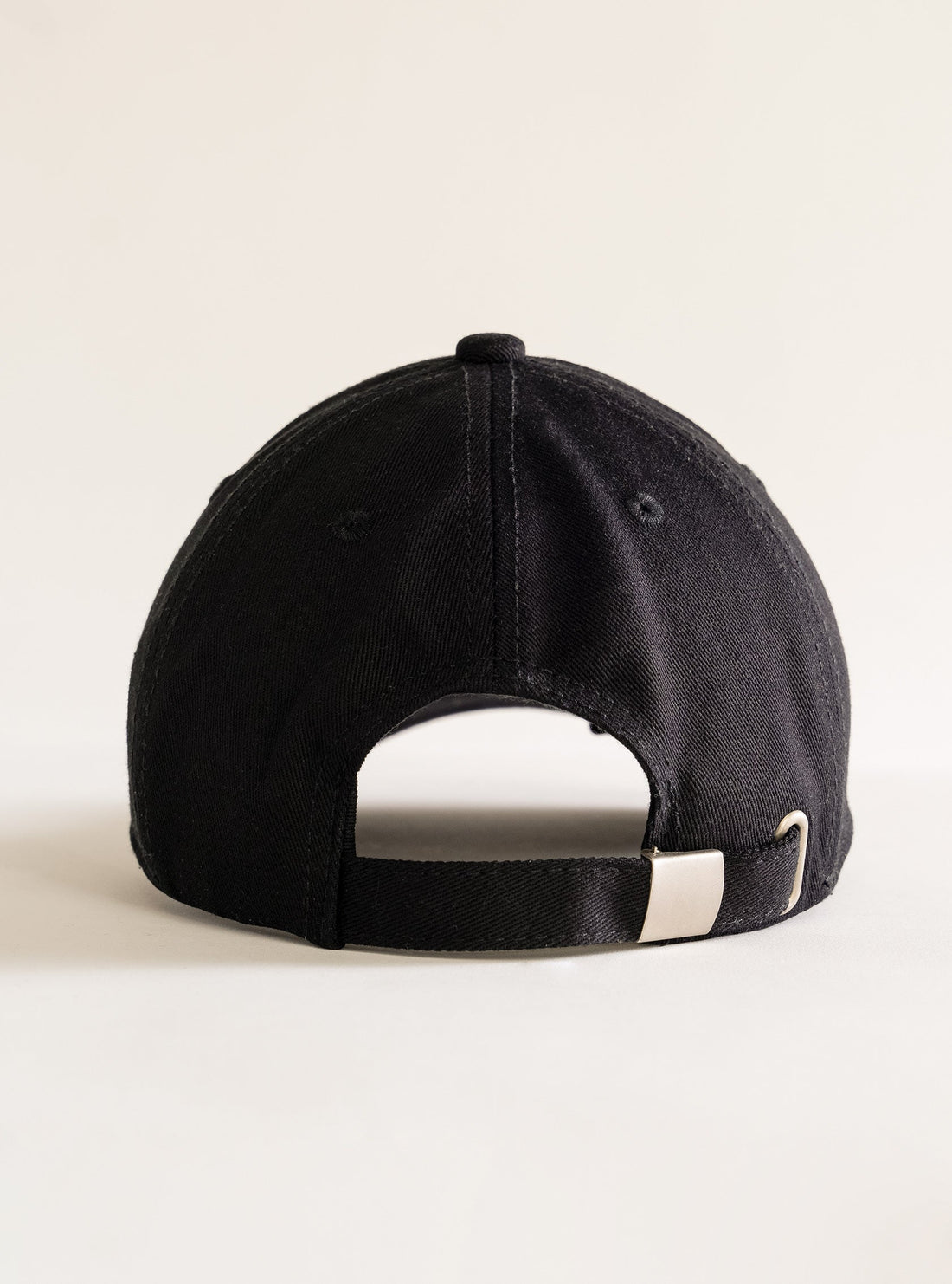 Bombastic Hat, Negro