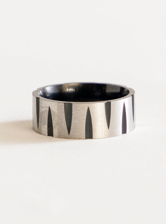Dagger holes Ring, Plateado