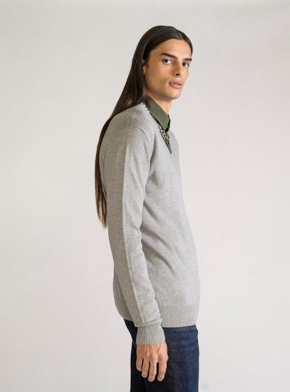 Multifunctional V Neck Sweater, Gris Claro
