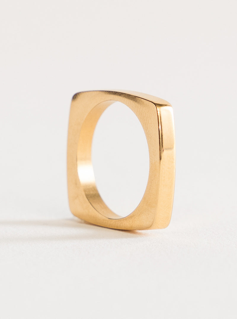Cubic Triumph Ring, Dorado