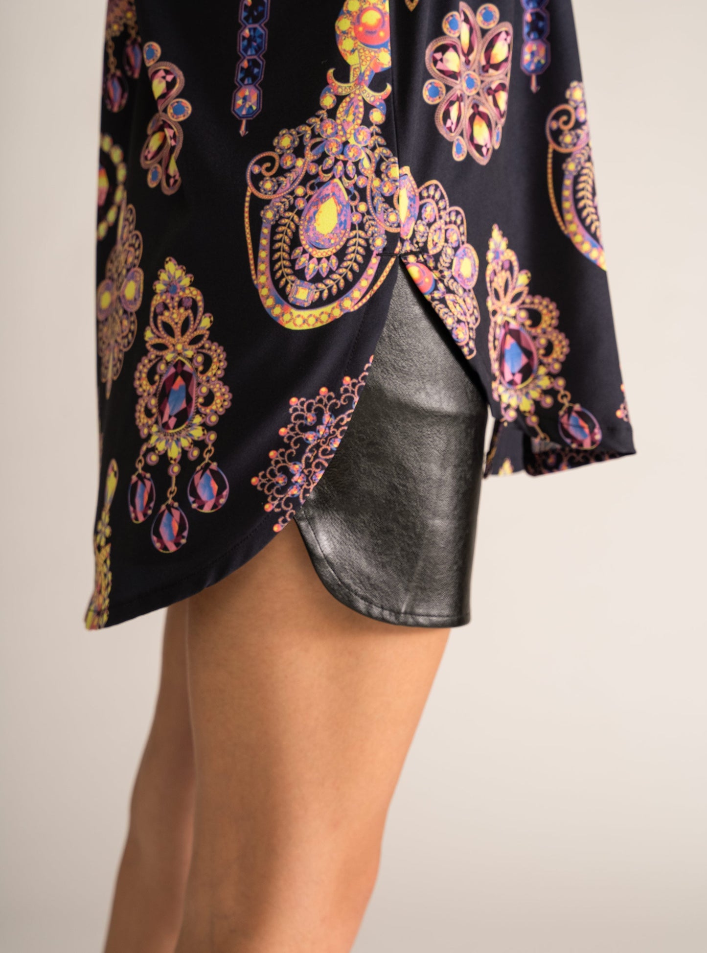 Tell It to My Heart Blouse, Negro